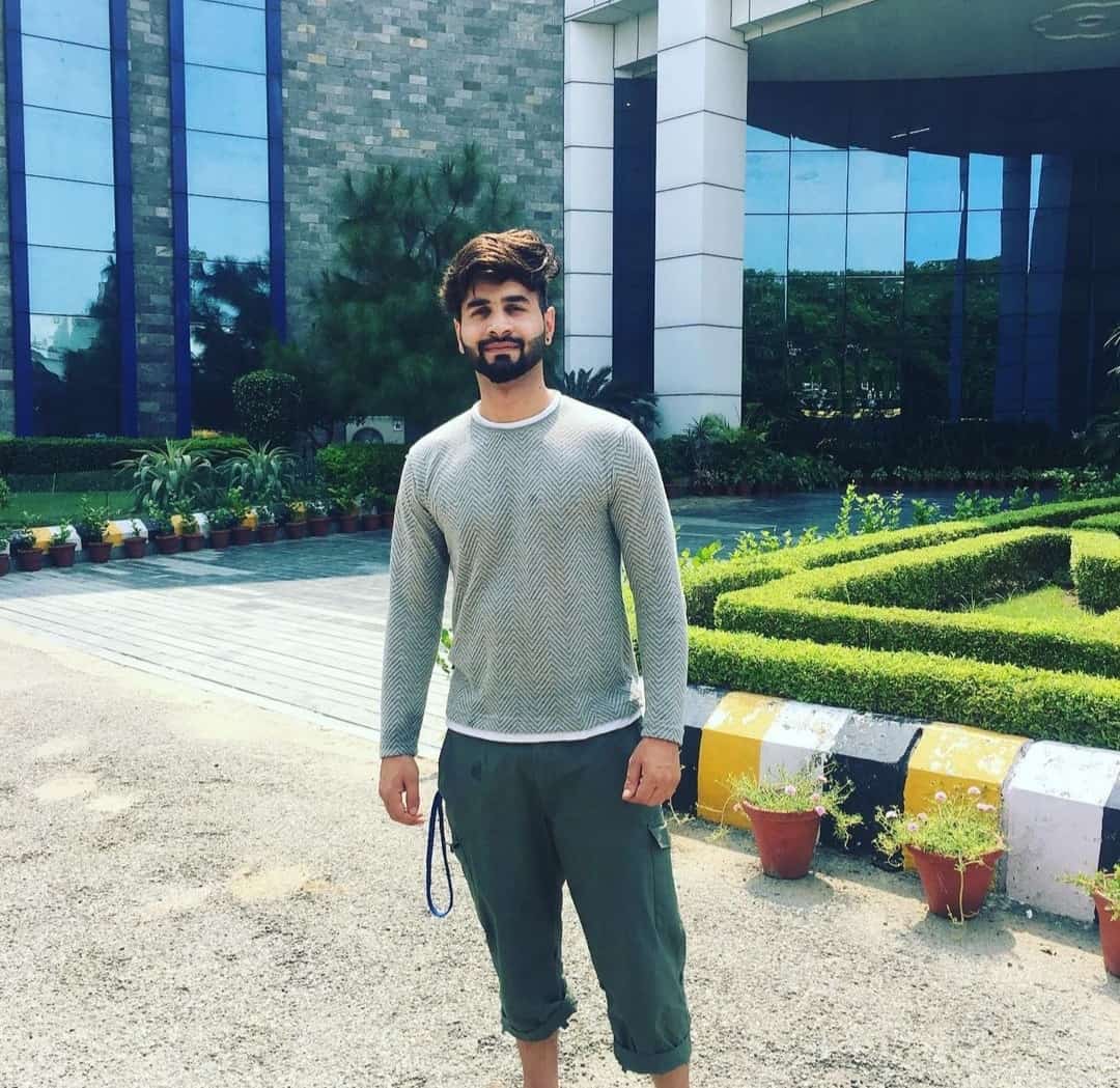 Motorcyclist killed after hit by unknown vehicle in Budgam village