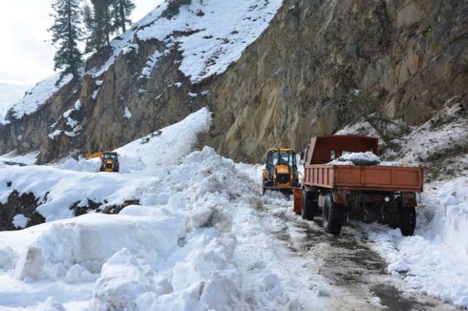 Mughal Road To Open For Fruit Trucks, Movement Of Gujjar-Bakerwals