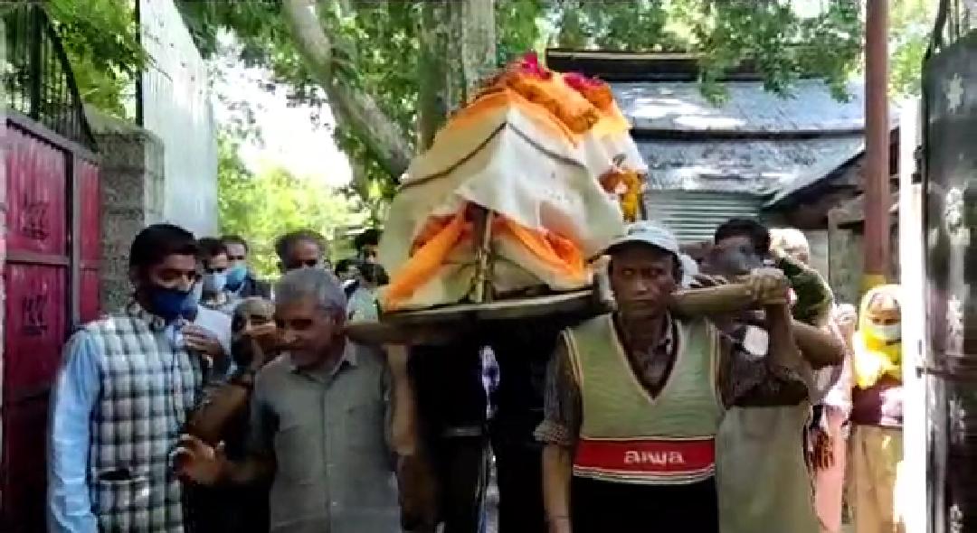 Death of Pandit woman: Kashmiri Muslim neighbors share grief of Pandit family