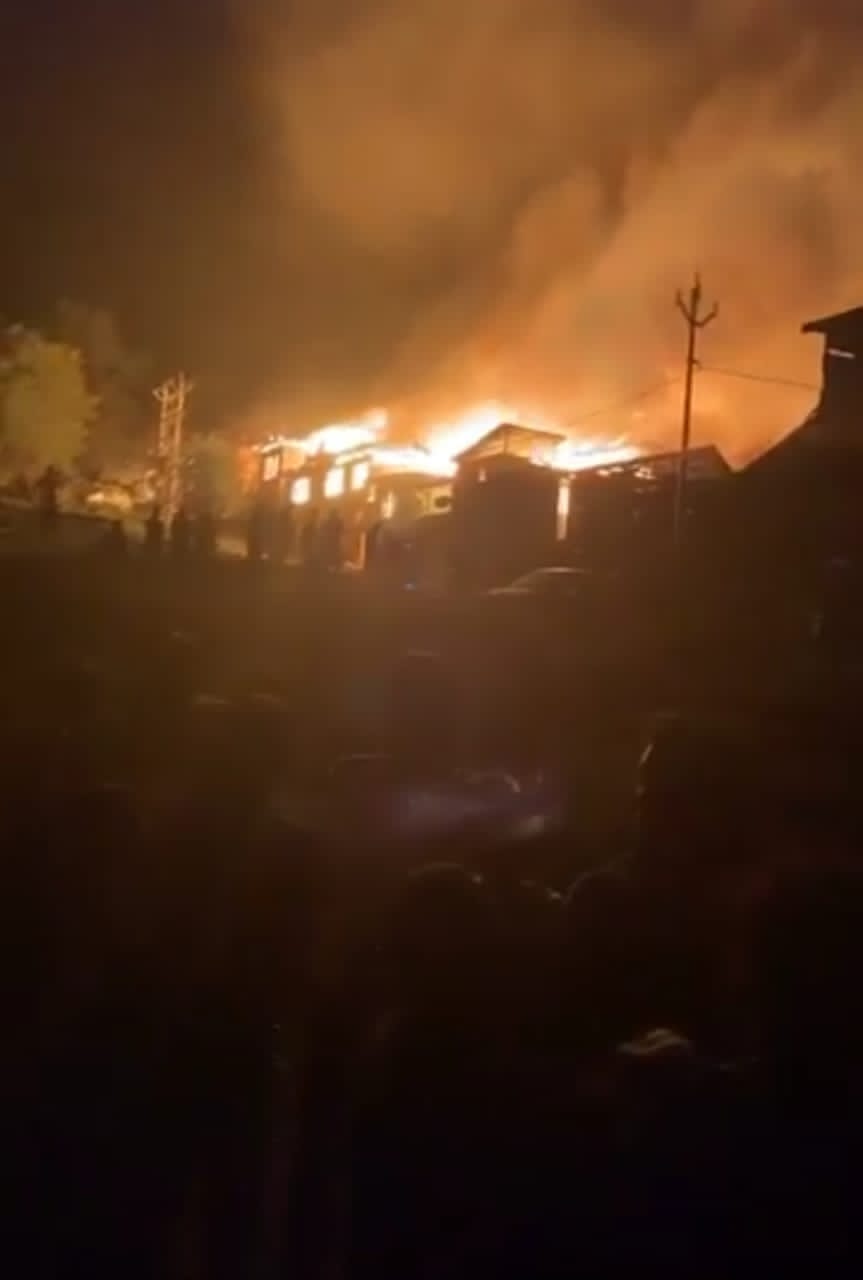 Several houses damaged in massive blaze in Baramulla’s Noorbagh