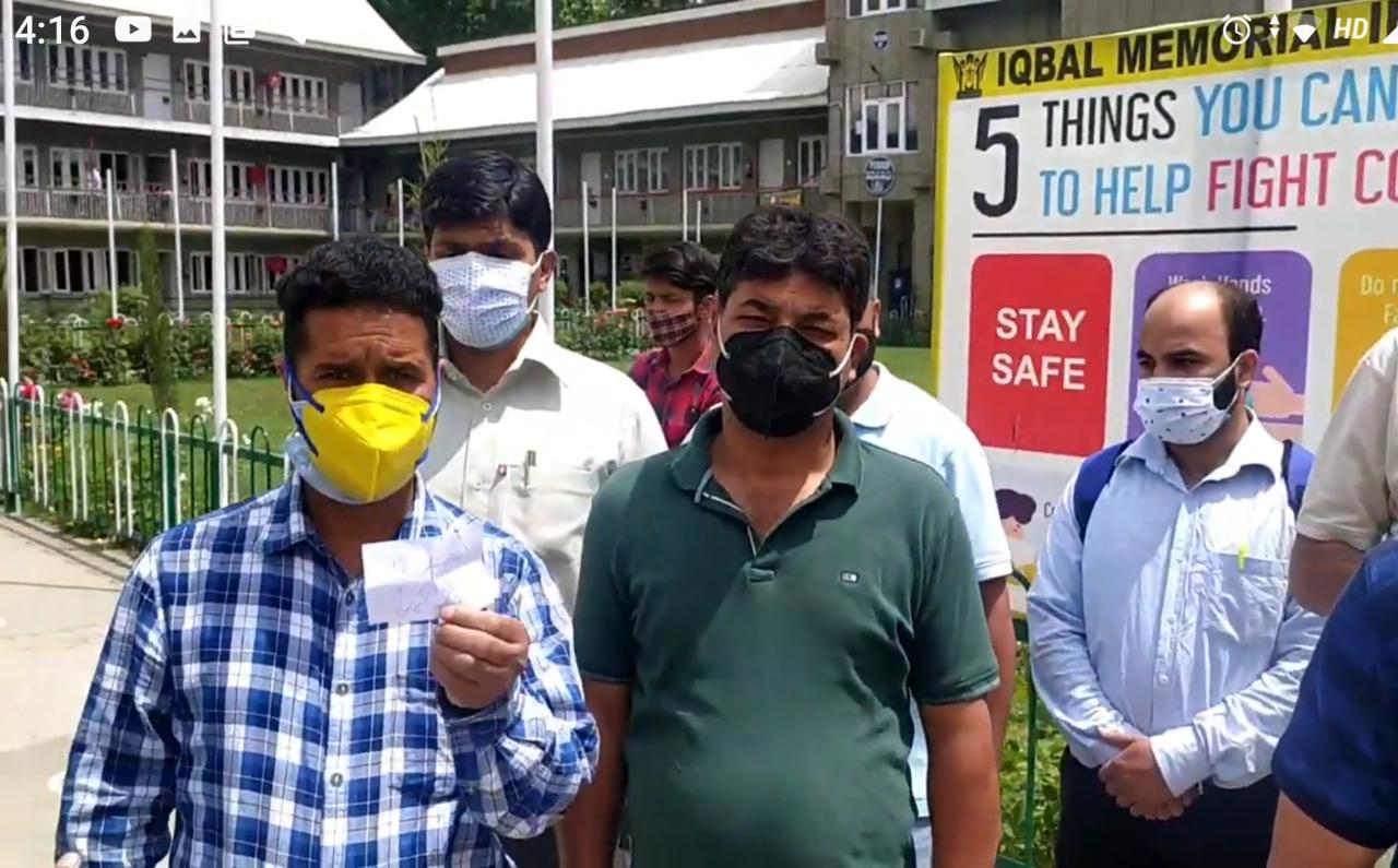 Parents protest after Iqbal Memorial Institute demands annual fee