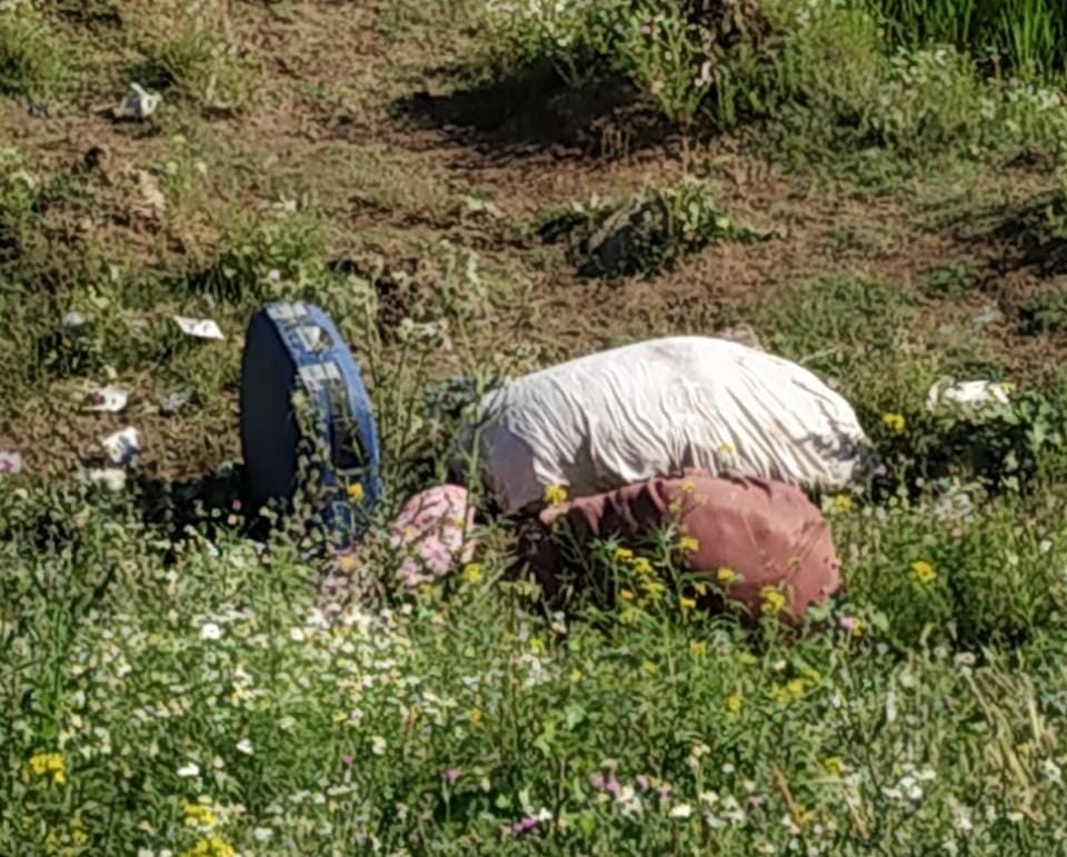 Suspicious Bag found at Lasjan in outskirts of Srinagar, BDS On Job