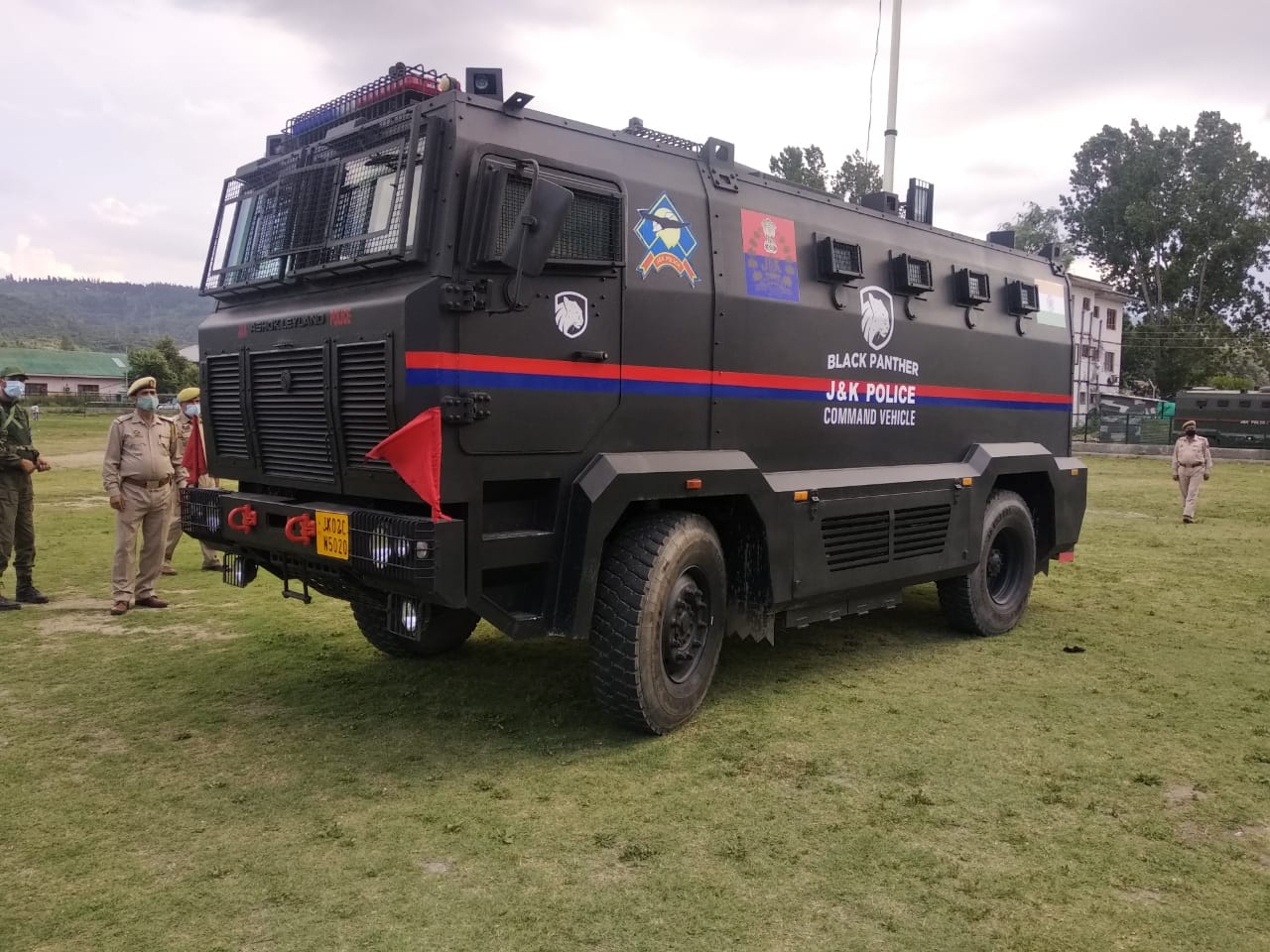 Police Inducts ‘Black Panther’ Command Control Vehicle In North Kashmir