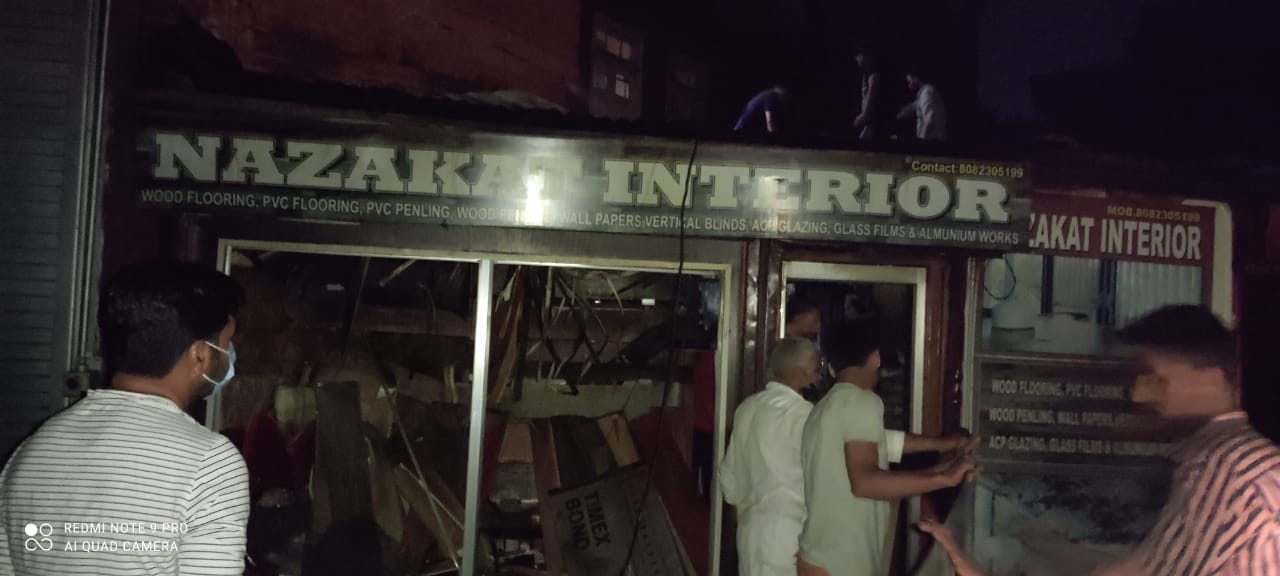 Two shops gutted in Srinagar nocturnal blaze