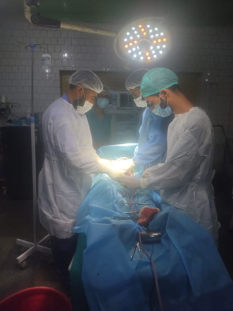 Doctors perform emergency surgery during night to save a pregnent lady, deliver healthy baby at DH Bandipora