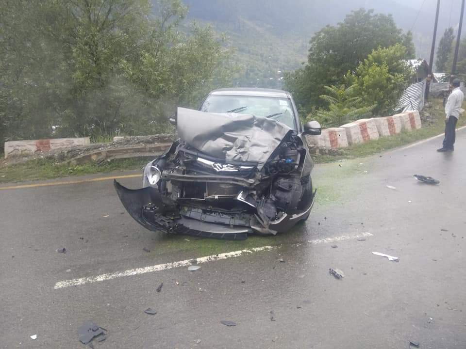 Two women injured in Ganderbal road accident