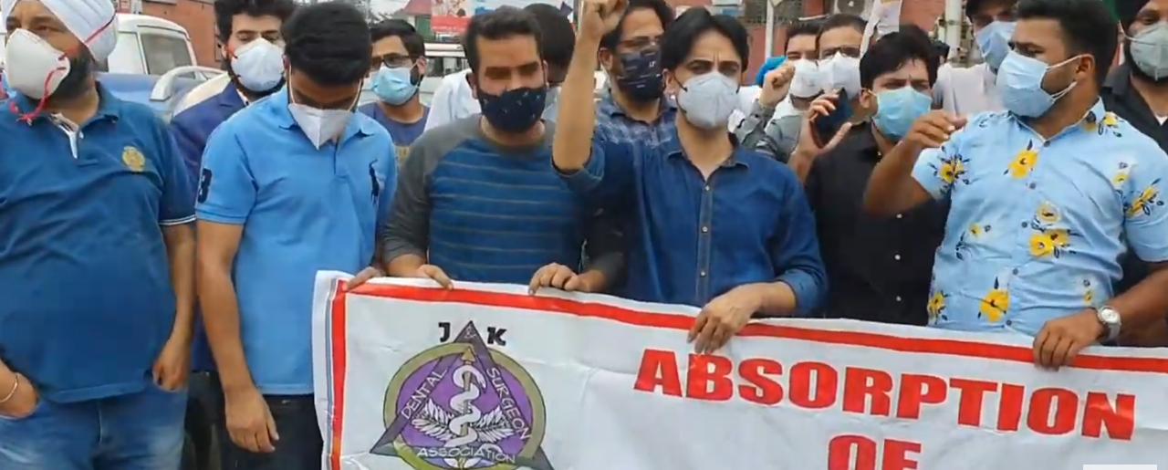 Creation of posts: Unemployed Dental Surgeons stage protest in Srinagar