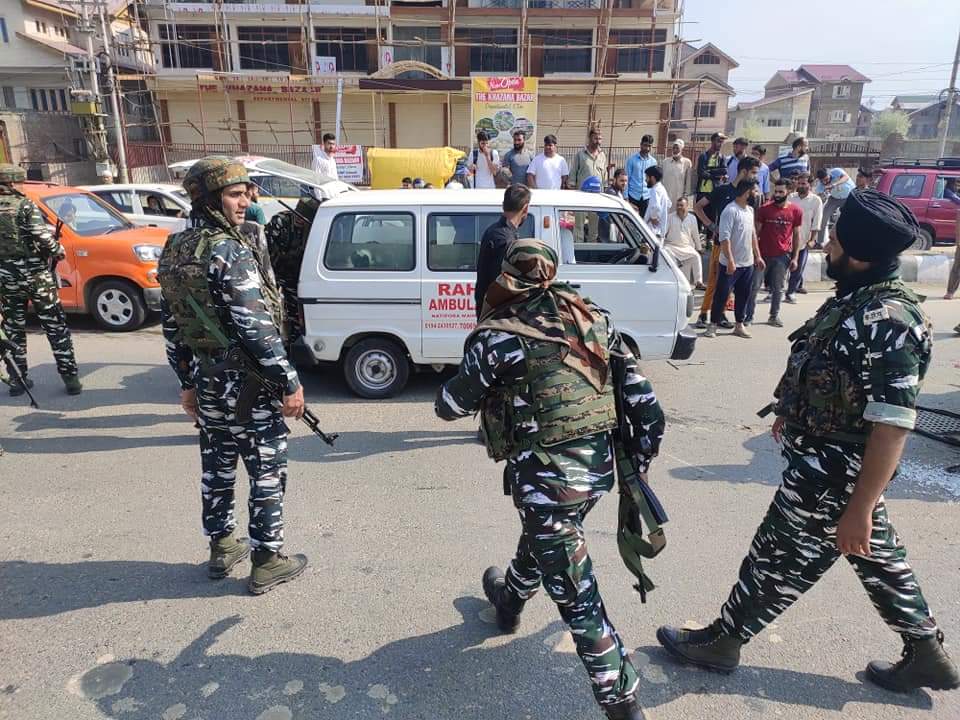 CRPF Trooper, Auto Driver Injured in Road Mishap in City Suburbs