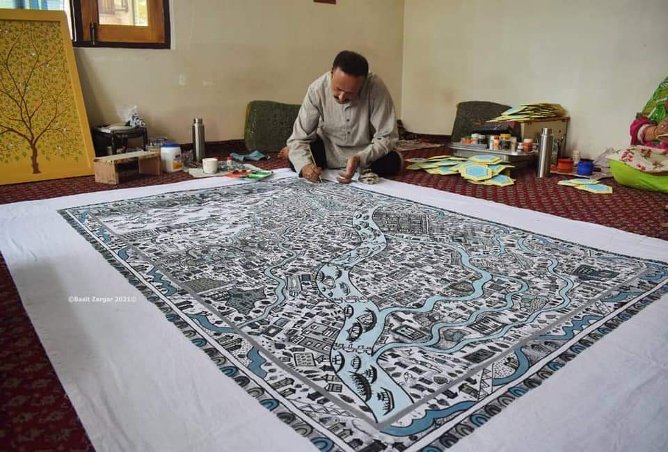 Award winning artist comes up with fabric map of Srinagar