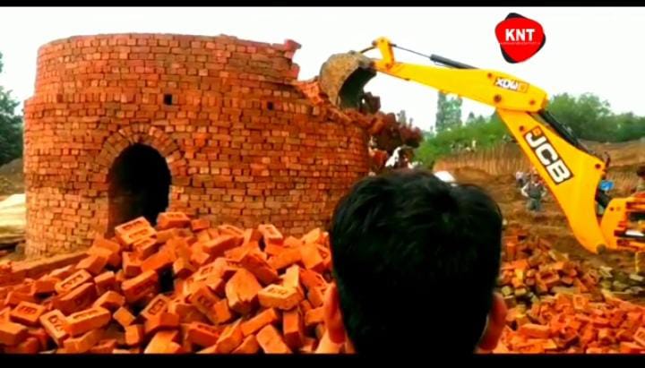 Brick kiln operating illegally demolished in Central Kashmir’s Beerwa