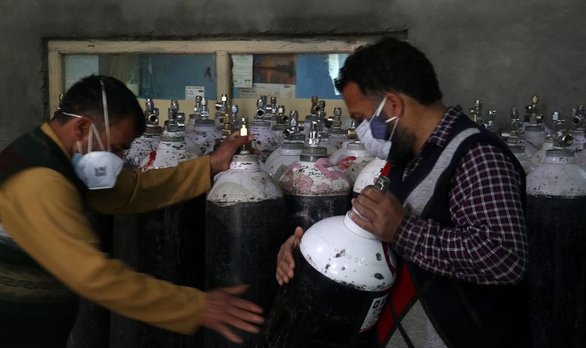 Govt Asks Clinical Establishments, Hospitals Having More Than 50-Bed Capacity To Establish Oxygen Generation Plant In J&K