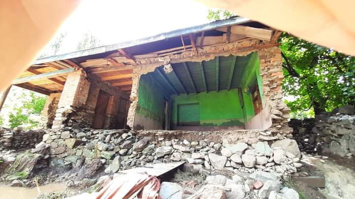 Cloudburst hits Ganderbal villages, several houses, roads damaged