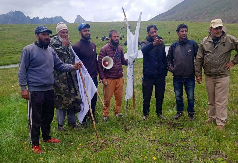 Cattle which crossed over to other side of LoC in Gurez last week repatriated: Officials