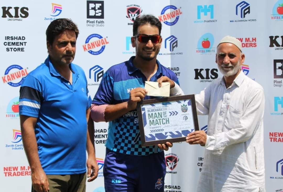 Manzoor Memorial Bijbehara thrashes ECC Bijbehara by 58 run’s 