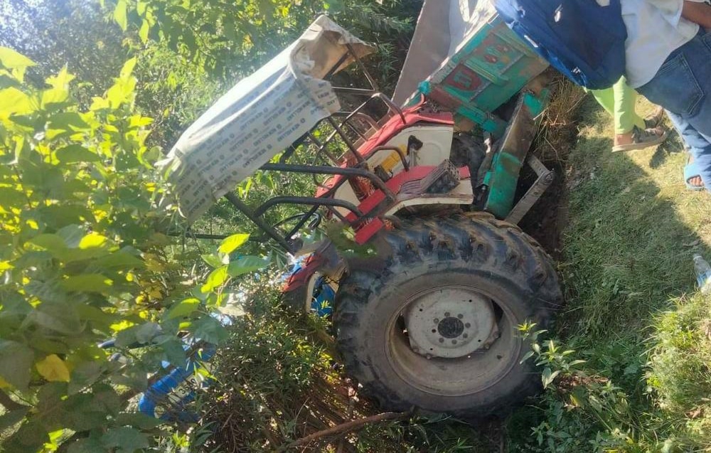 Tractor hits man in Kulgam,dies