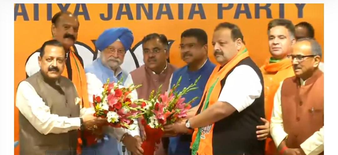 Rana, Slathia join BJP in presence of central ministers
