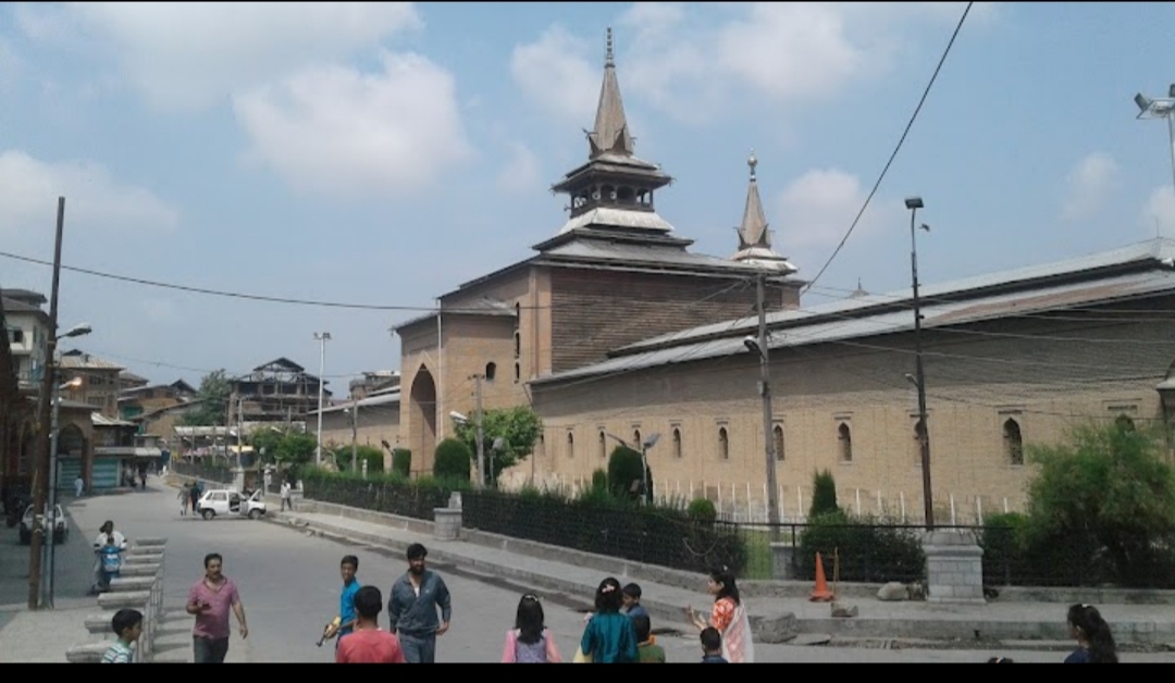 Congregational prayers to be held at Jamia Masjid on coming Friday: Anjuman Auqaf  Says amid decline in Covid cases, authorities have no justification to keep historic Masjid closed for prayers