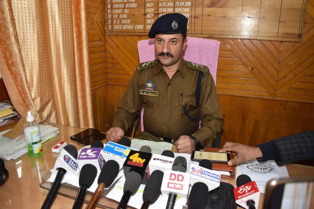 Police arrests 05 drug peddlers in Pulwama & Anantnag; Huge quantity of contraband substances recovered
