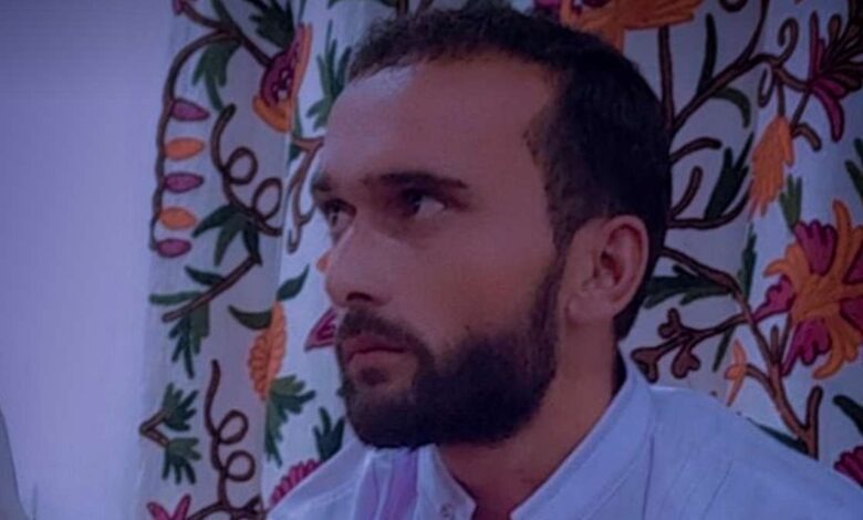 After falling from power pole, newly-wed Pulwama lineman dies