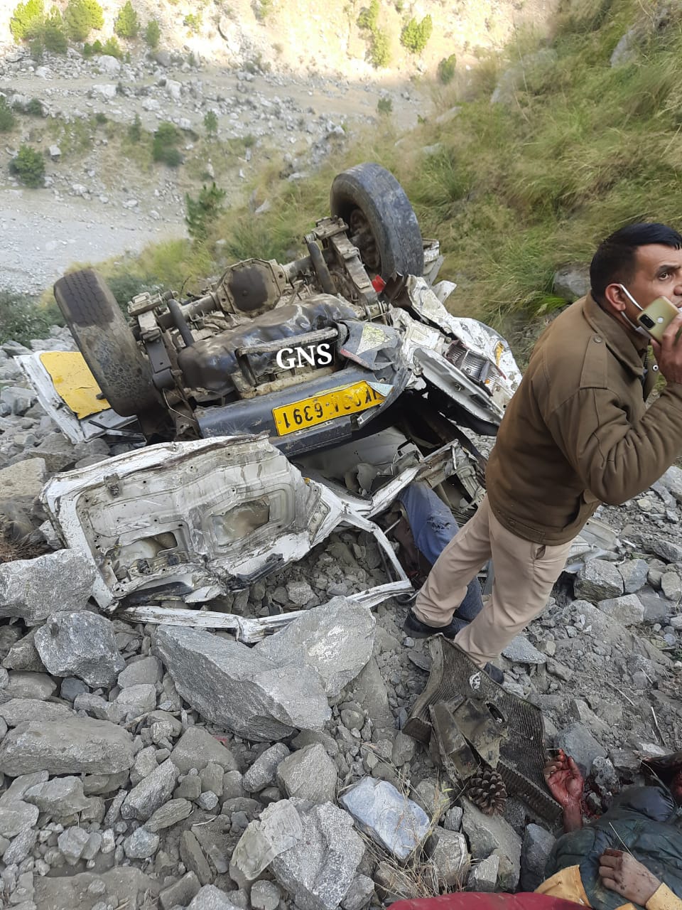 One person killed, 4 children among 12 injured as cab falls into gorge near Digdol Ramban