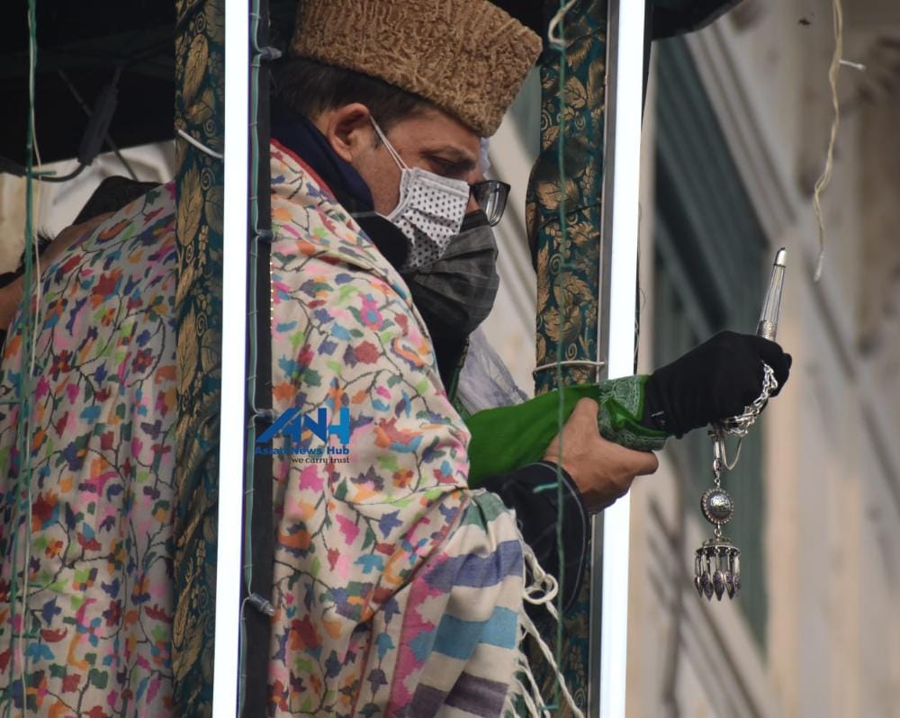 Urs of Dastgeer Sahab (RA) observed with religious fervor  Thousands participate in congregational prayers; holy relic of saint displayed after every prayers