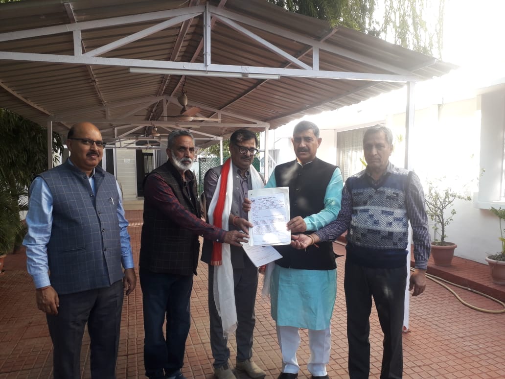 BTSM president Sanjeev Manmotra with team submitted memorandum to Jugal Kishore Sharma MP