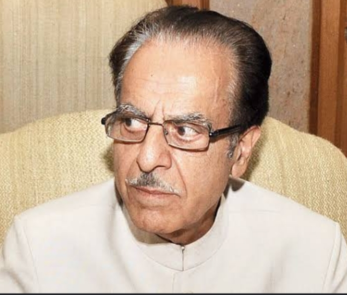 Kashmir Houseboat Industry reduced to conditions of penury: Soz