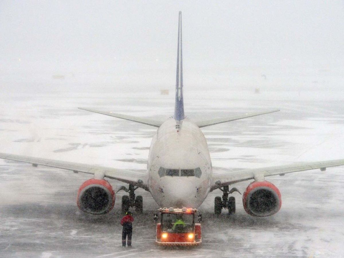 After fresh snowfall, flight operations at Sgr airport suspended again till 04 PM      Will take call at 04 PM: Dir Sgr Airport