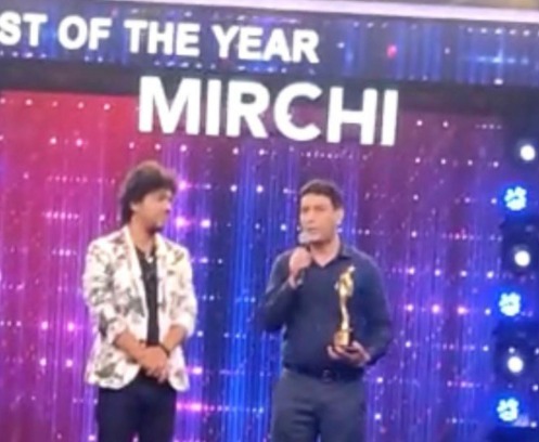 Police officer shines in Bollywood, bags best upcoming lyricist award