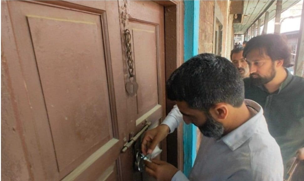 Misuse of Delmonte Label on tin juices: FCS&CA conducts inspection across Srinagar markets  Rs.19000 collected as fine from 23 erring shopkeepers; 1 Provisional Store also sealed