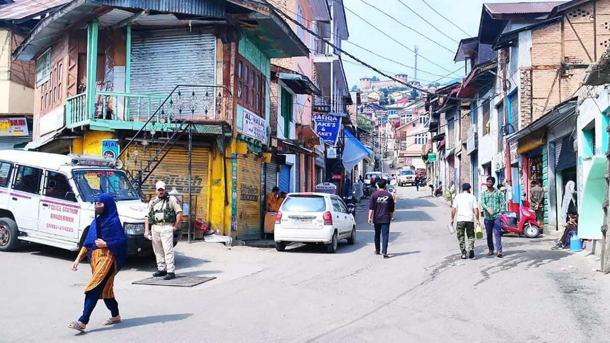 Additional forces deployed outside mosques as curfew extends to Day 9 in Bhaderwah