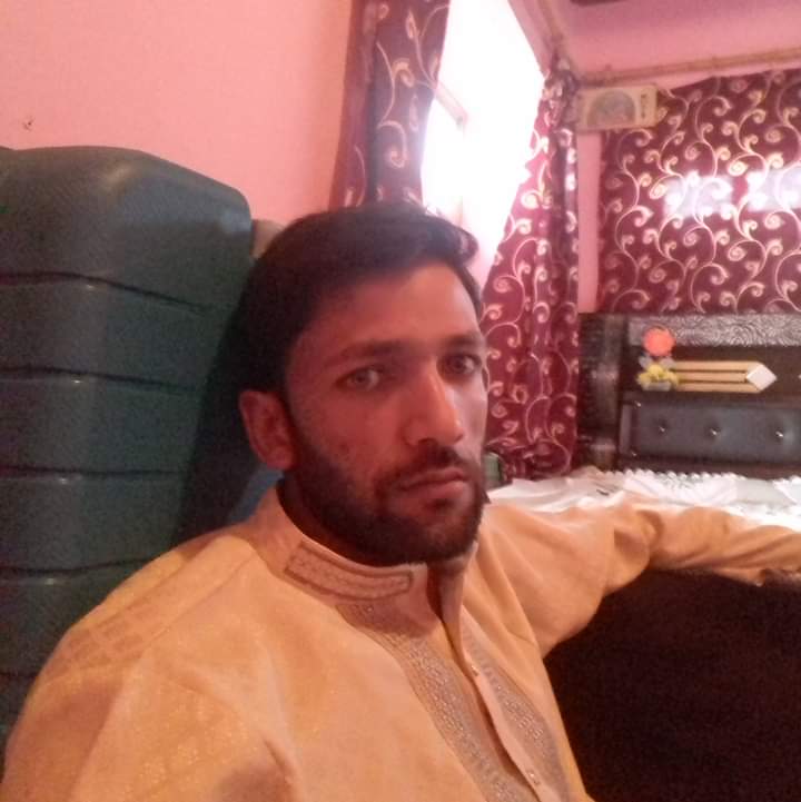 Man dies after vehicle turns turtle in Central Kashmir’s Budgam