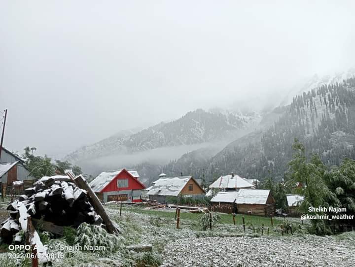 Gurez, Baltal, pir-Panjal receive fresh snowfall; rain lashes other parts of Kashmir