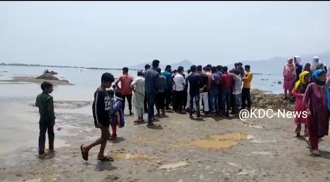 Youth drowns, two minor cousins rescued from Wular Lake 