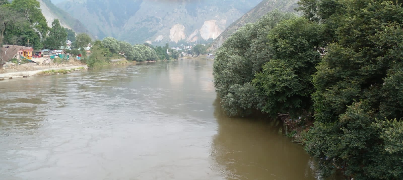 Dead body retrieved from river Jehlum in Baramulla