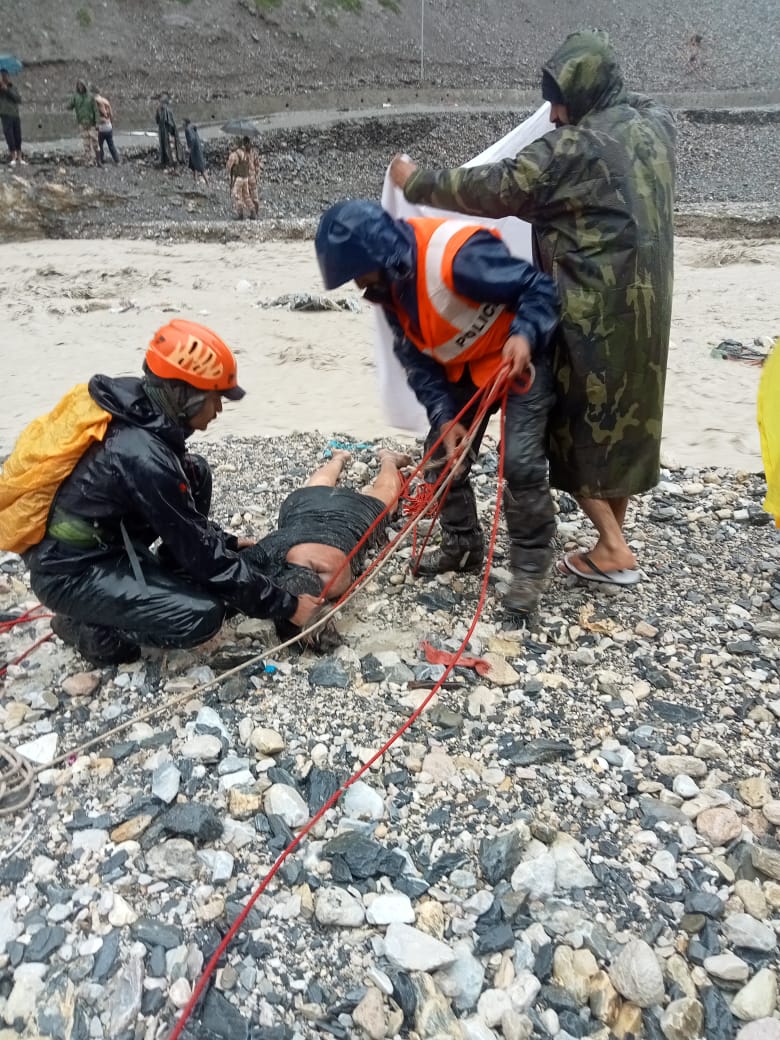 Batal clound burst: Toll rises to 13, over 40 still missing     LG Briefs PM, HM, Assured All Help