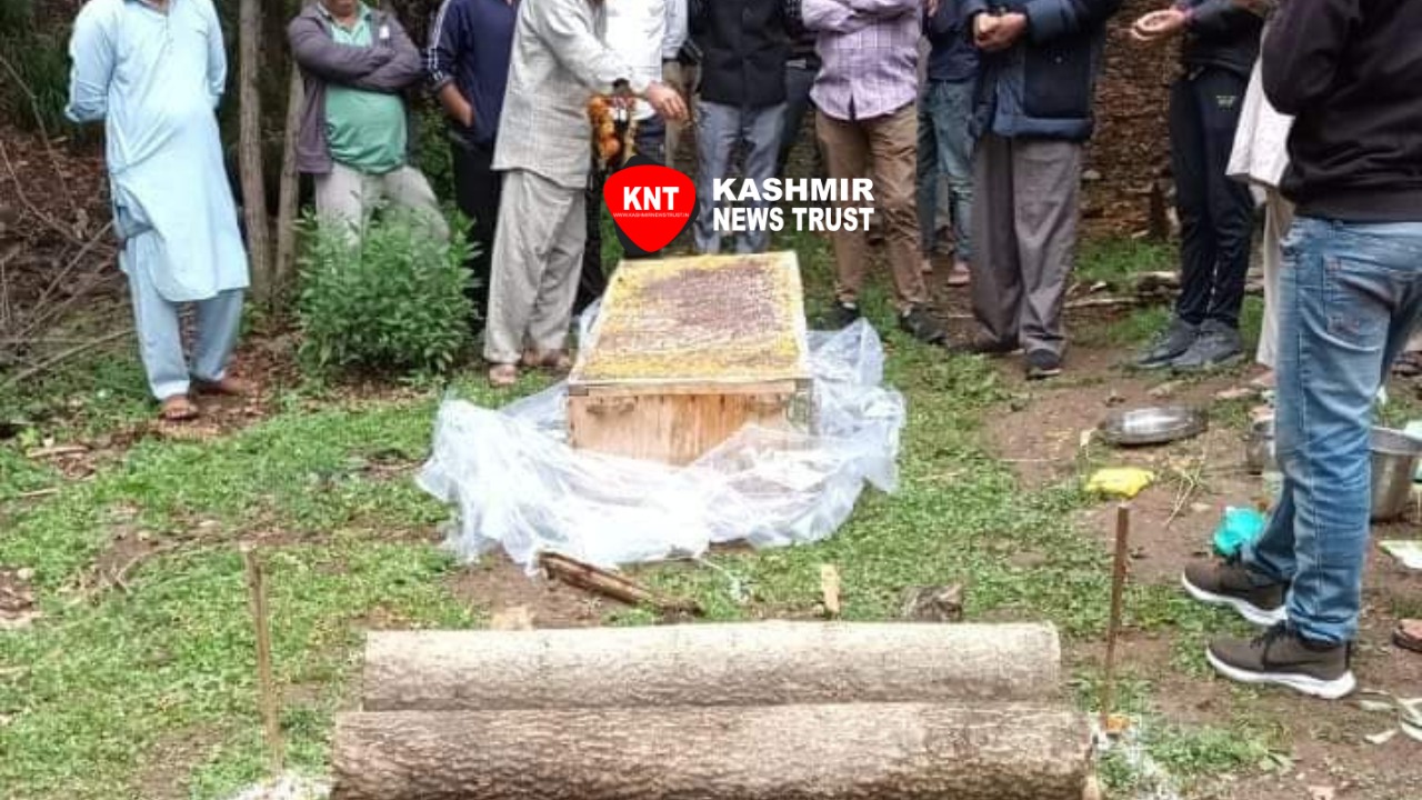 Cloud burst:  One more body of pilgrim recovered, cremated in Ganderbal, another body dispatched to Chandanwari