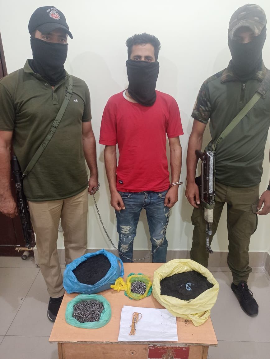 Srinagar police recovered 6kgs of IED material on NHW