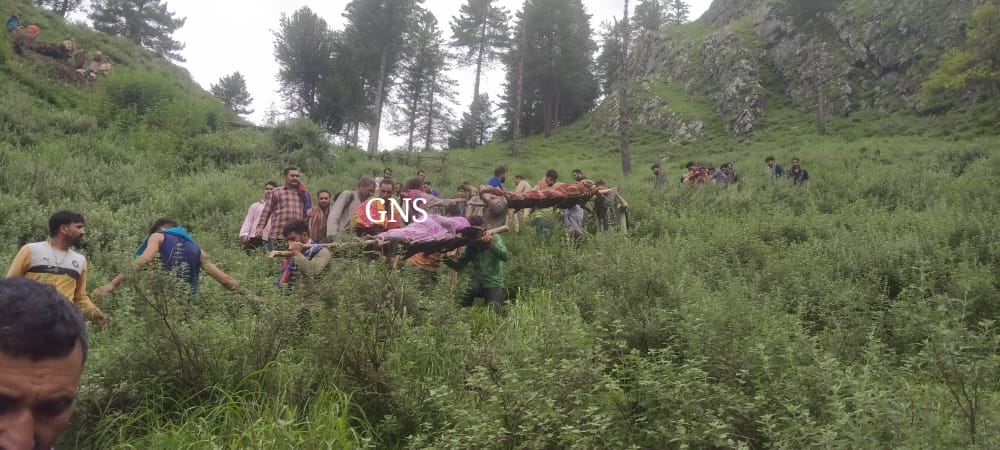 2 Persons Dead, 4 Others Injured As Seasonal ‘Kotha’ House Collapses In Reasi     Livestock also killed in the incident