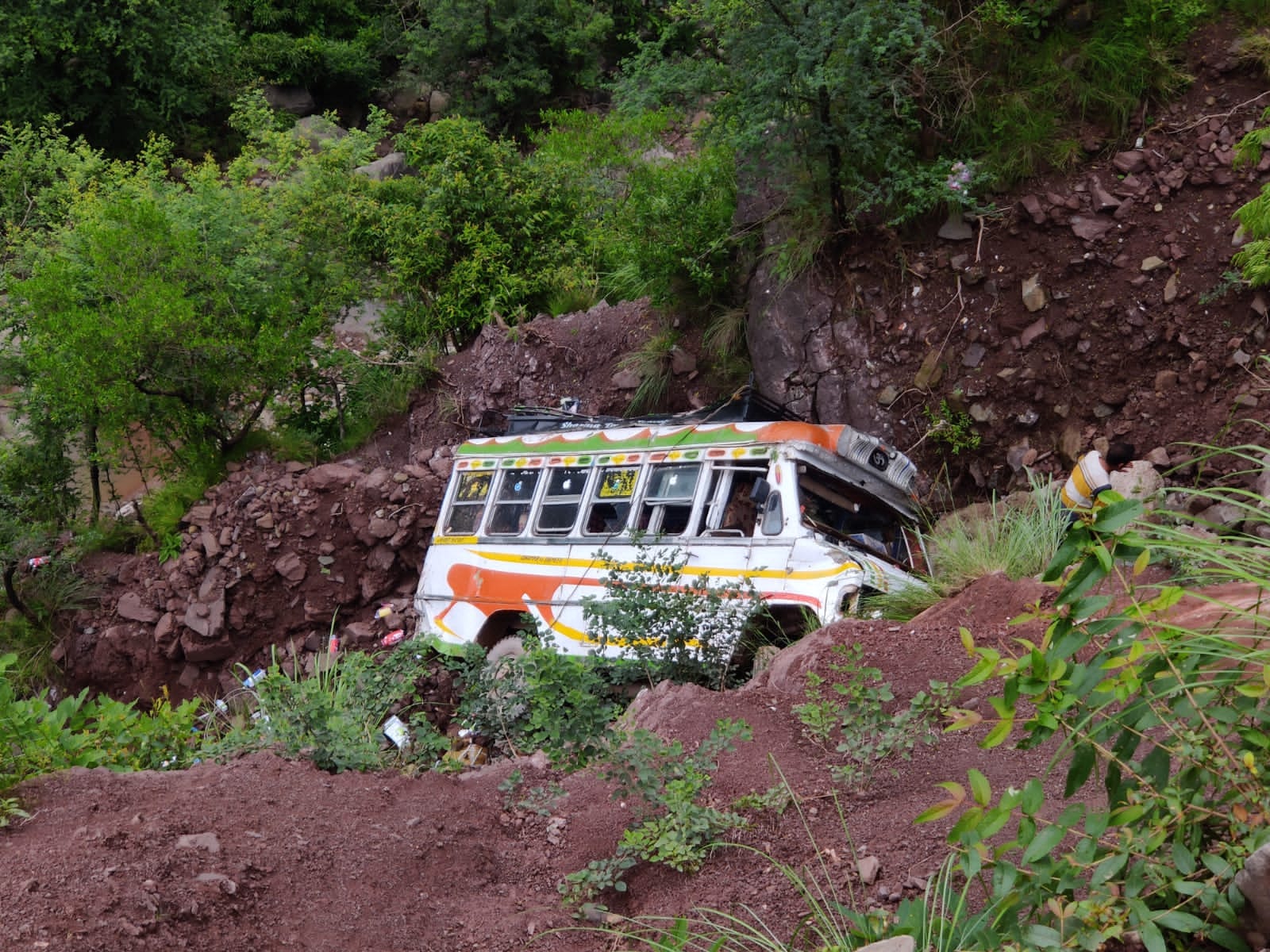 Several injured in Udhampur road accident