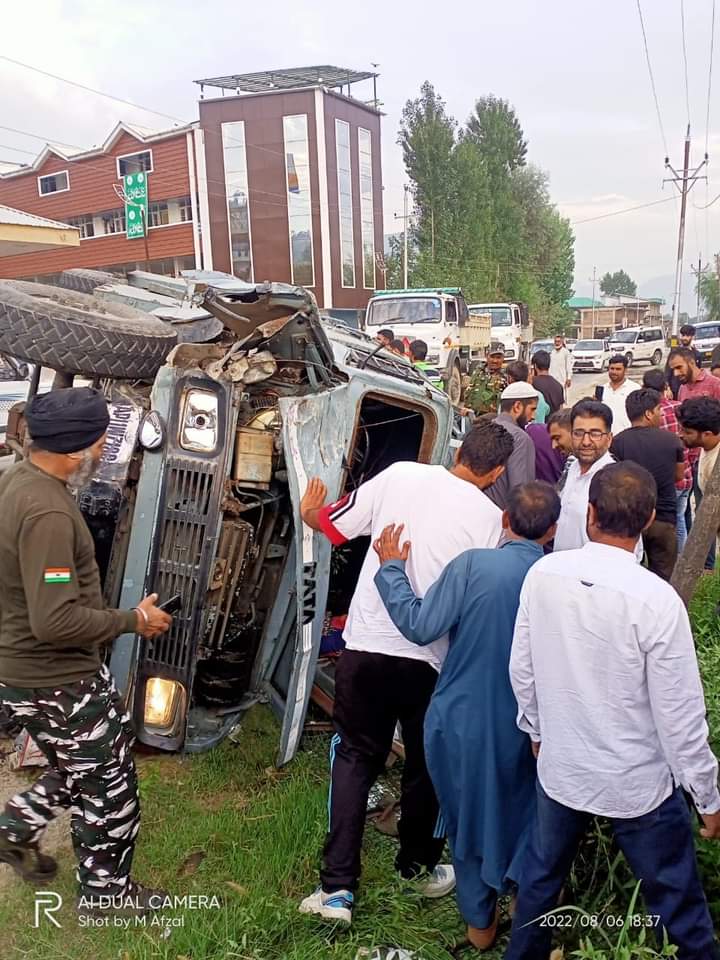 2 CRPF Men Among 3 Injured in Kupwara Road Mishap