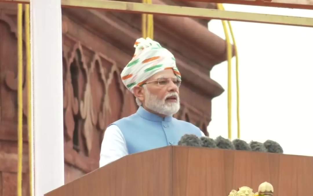 76th Independence Day: PM Modi dons tricolour-themed pagadi, in tune with ‘Har Ghar Tiranga