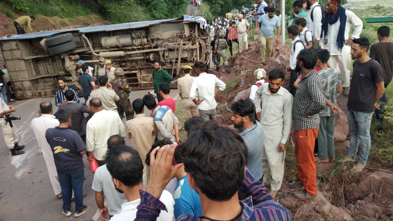 One Dead, Several Others Injured In Poonch Road Accident