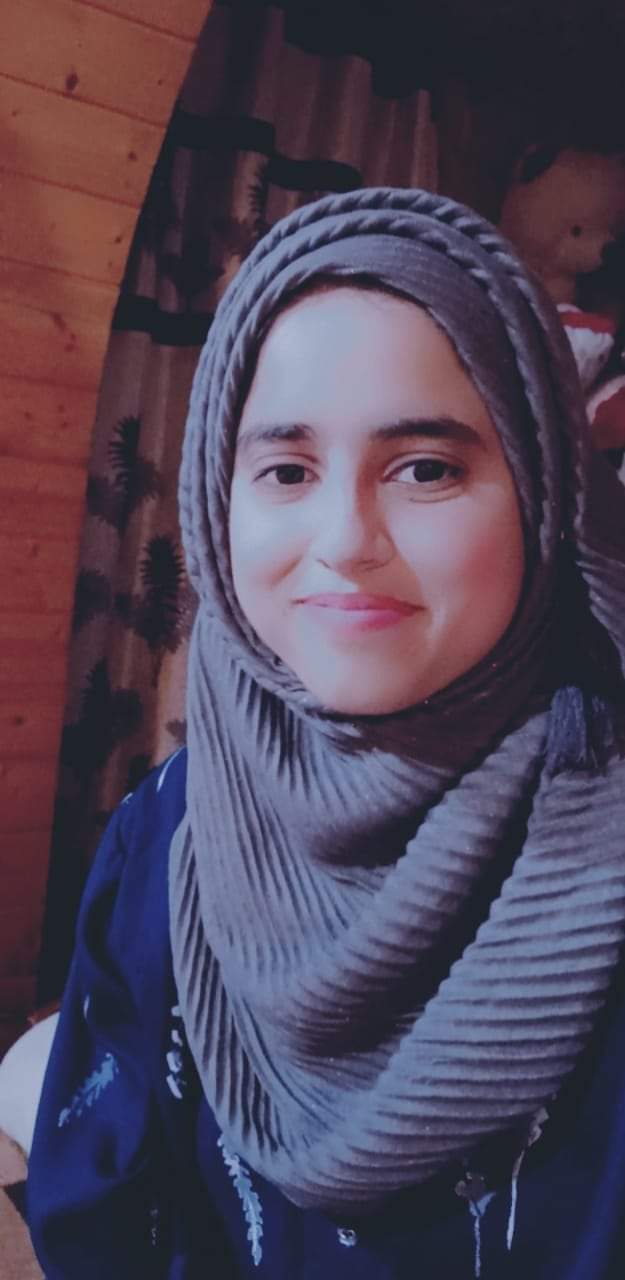 SKUAST-K student, Miss.Sameena Maqbool Lone from Brane ,Nishat, Sgr receives national grant for converting Dal waste into planting medium