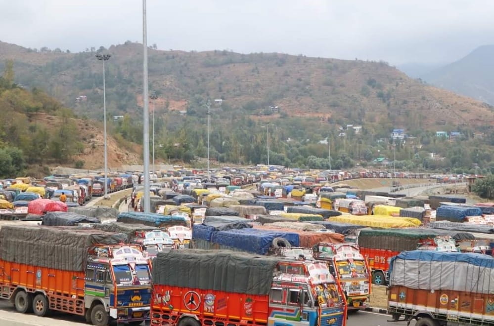 Trucks transport 16,500 cattle from Ramban via Jammu-Srinagar National Highway