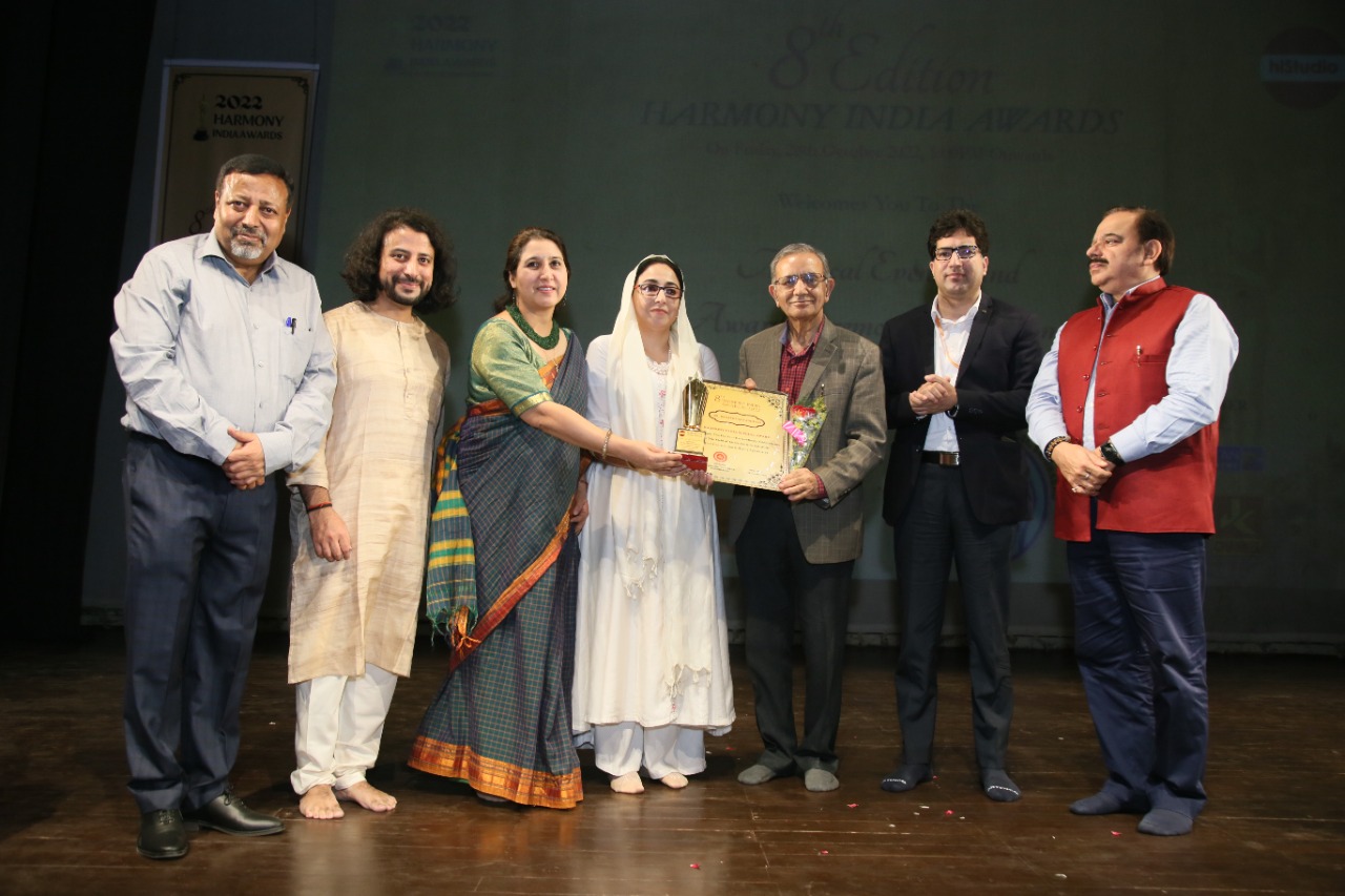 Dr. Darakhshan Andrabi, Shameem Dev Azad & Dr. R.L.Shant honoured by prestigious Harmony India Award at Delhi