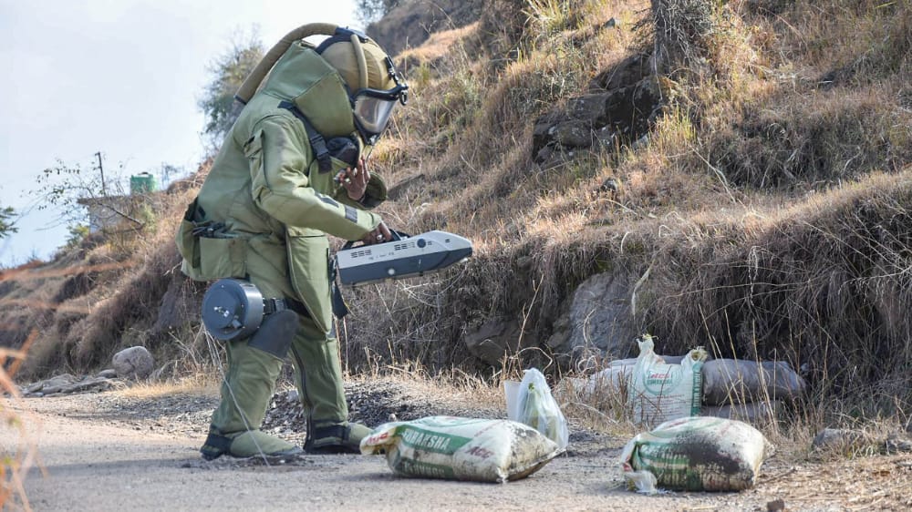 Small IED Detected In Imamsahib Shopian, BDS Summoned: Police