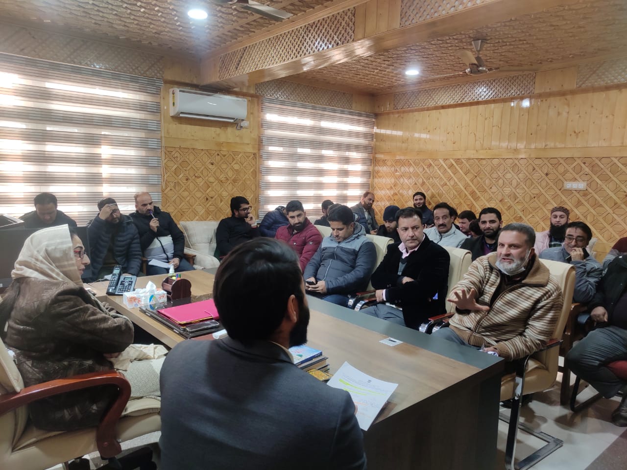 Dr Darakhshan chairs NEP implementation meeting at Srinagar