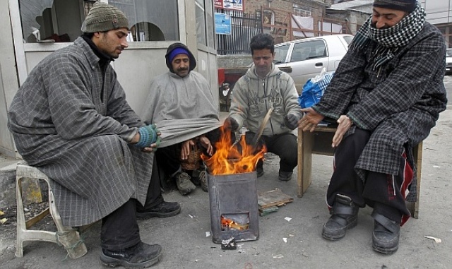 Sub-zero temperatures prevail in Kashmir