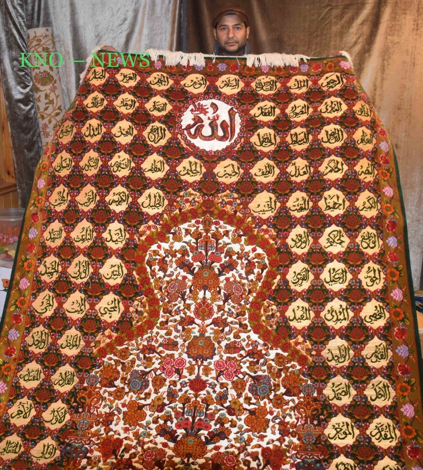 Srinagar artisan weaving luxurious Pashmina carpet to revive dying craft